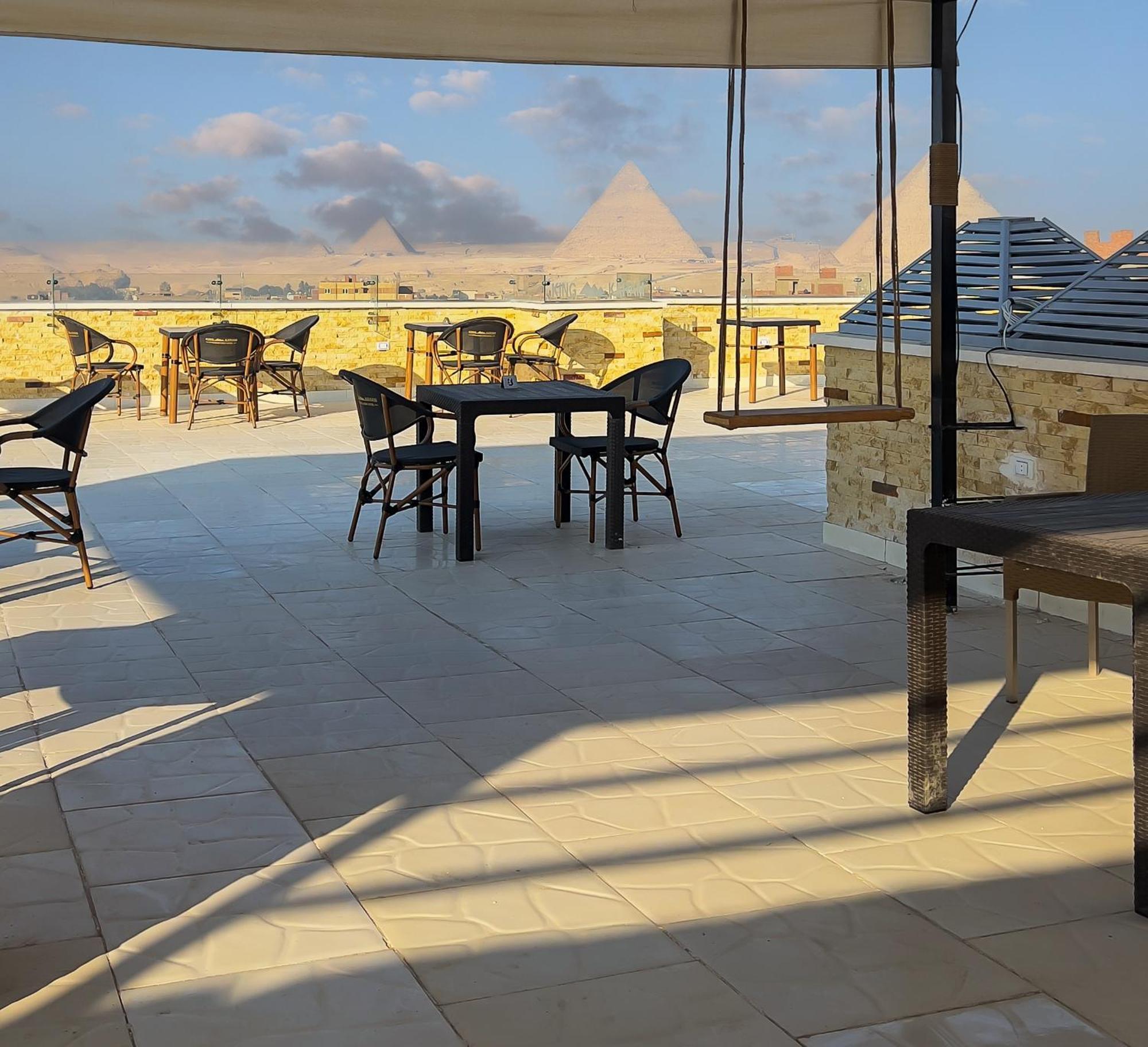 Pyramids * Kairo